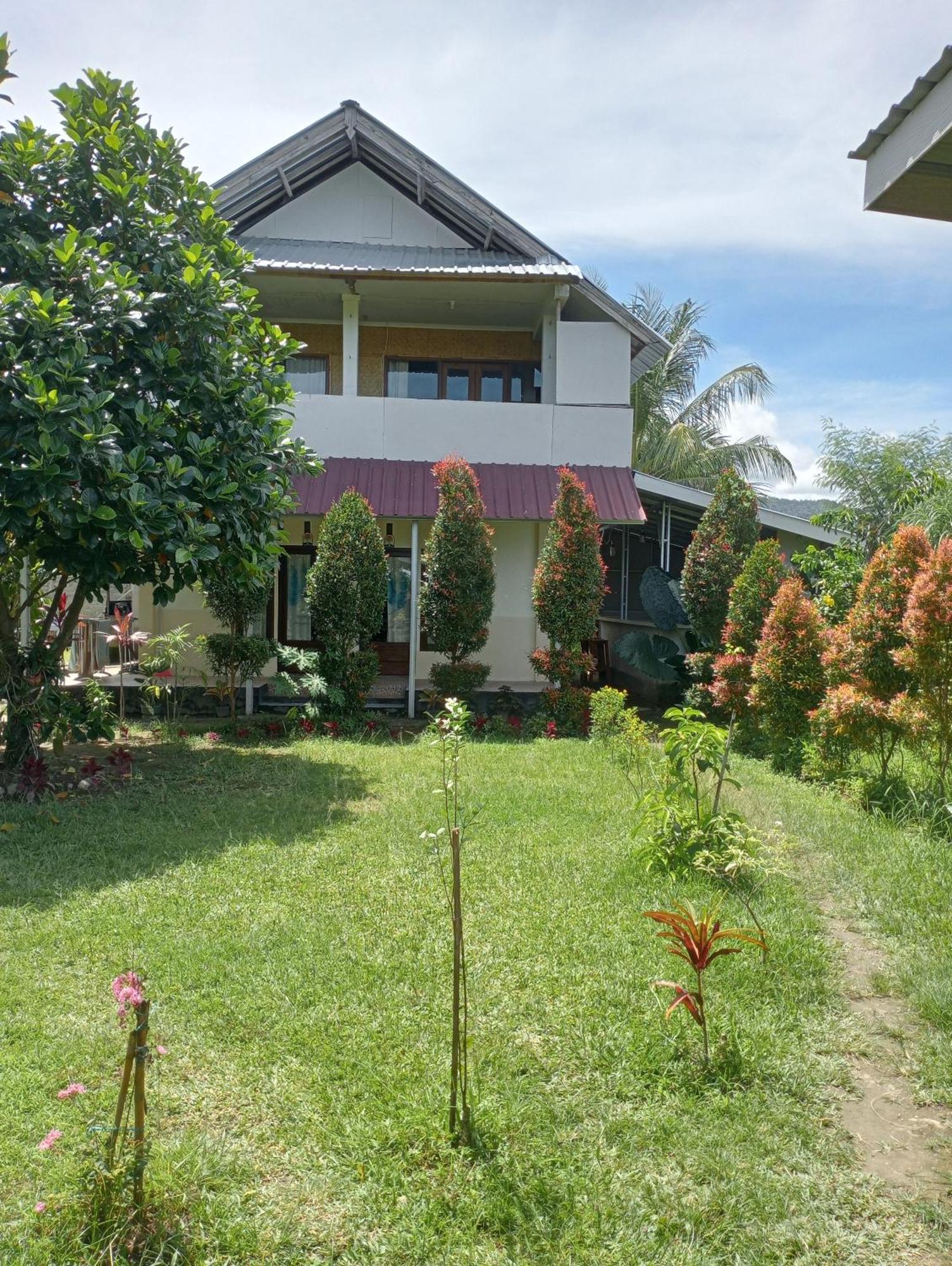 The Daun Puntik Homestay Pemenang 외부 사진